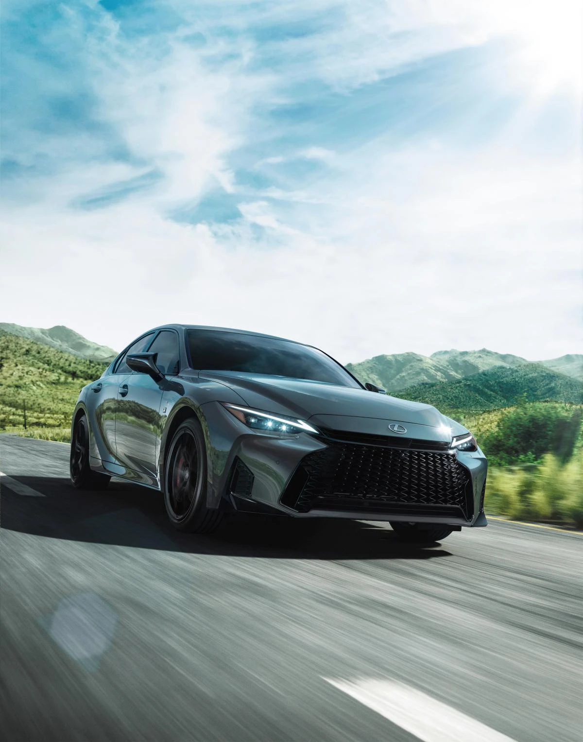 全新IS運動轎跑 盡享後驅駕馭魅力