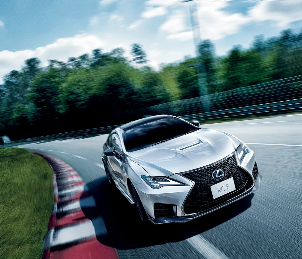 RC F Final Edition 奔馳於賽道上