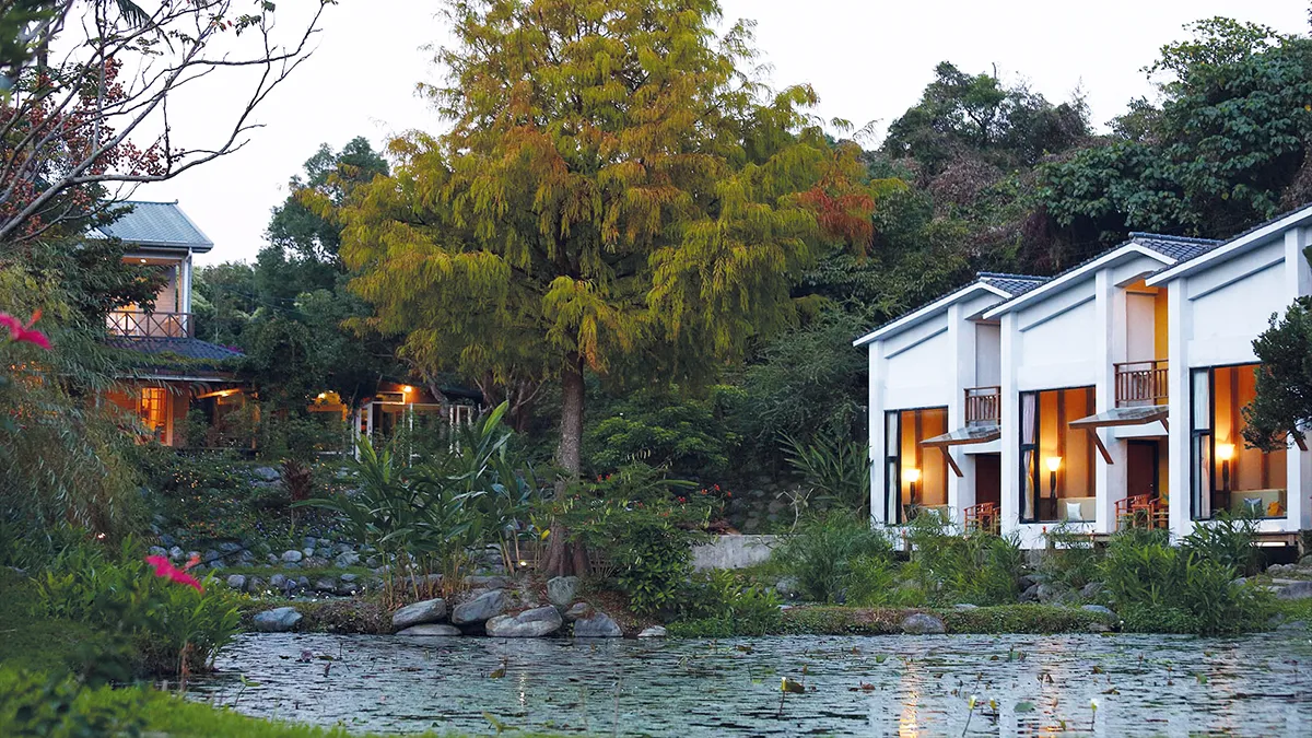 「綠鑽石 Villa」可於房內俯瞰壯闊的磯崎海灣，思緒雜念在海濤浪湧聲裡瞬間沈澱