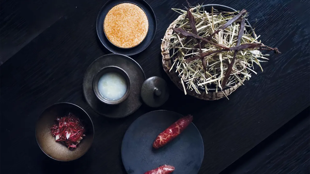 以家鄉奄美大島的風土食材為基底，佐以亞洲元素碰撞創意