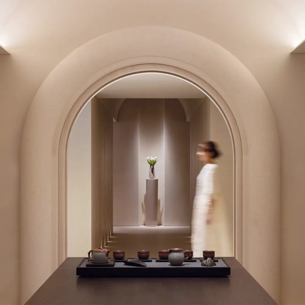 療程結合了傳統手法，以及嘉佩樂代表性隨著月相盈虧之變化所設計的護理療程