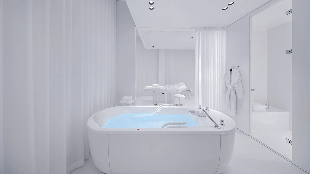 同時提供各種先進的醫學檢測，包括生物阻抗分析、代謝測試與荷爾蒙檢測