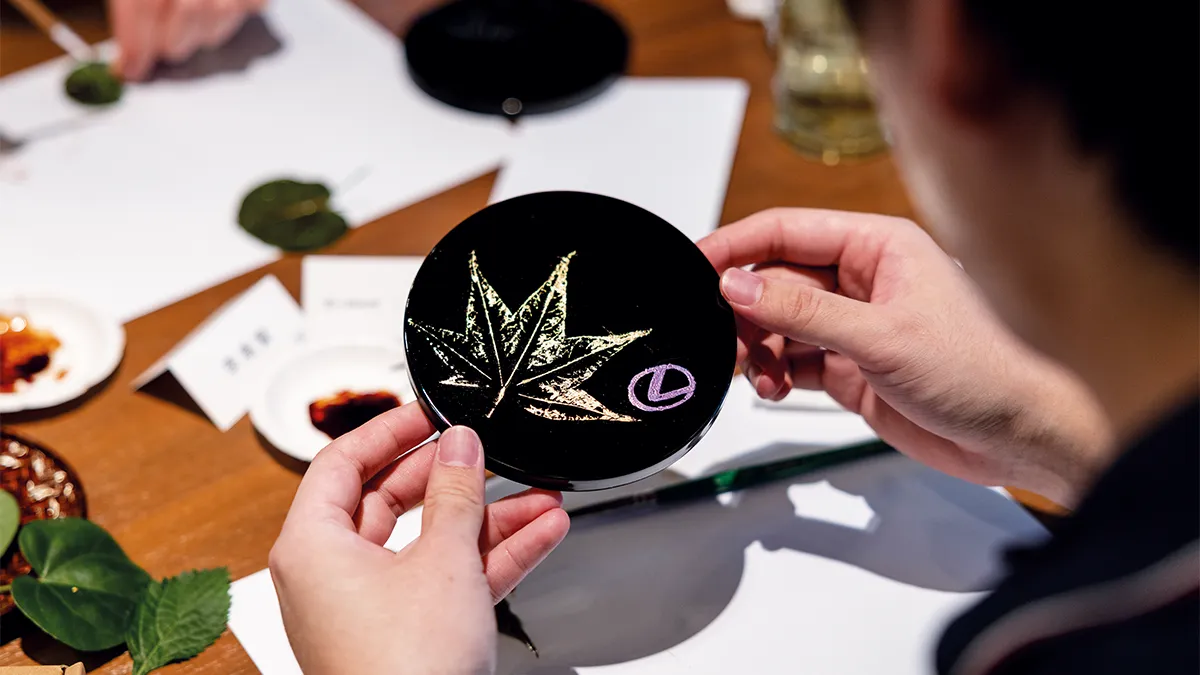 漆器‧蒔繪課程，以天然樹漆轉印自然落葉與圖案