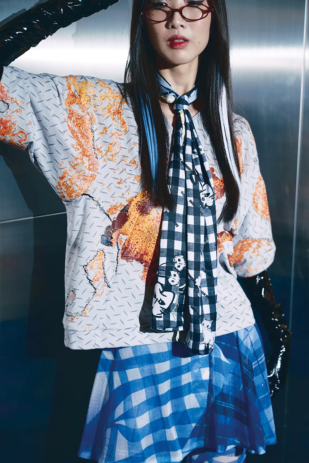 搭配質感立體印花與AI模擬布紋