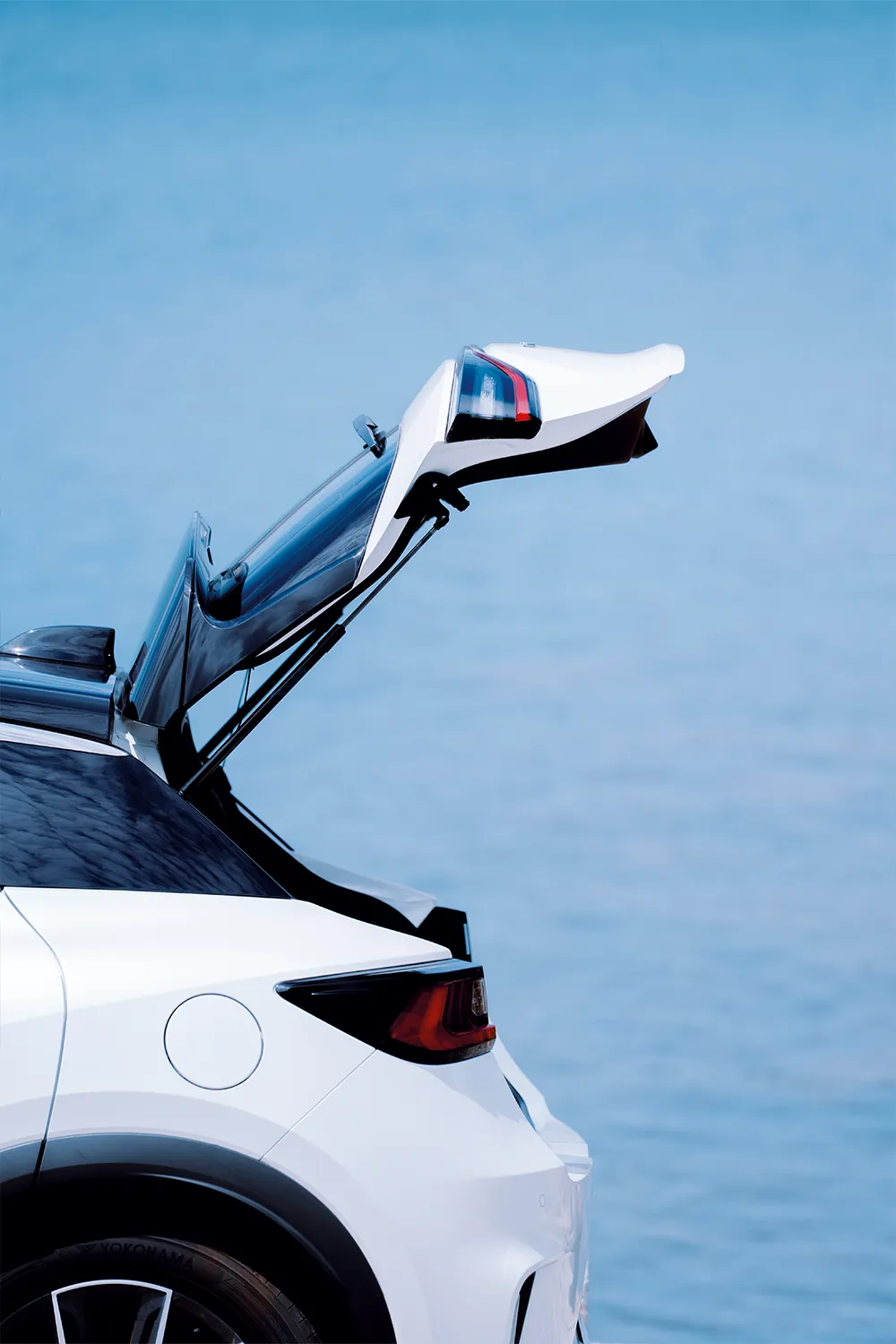 LBX的後車廂開蓋