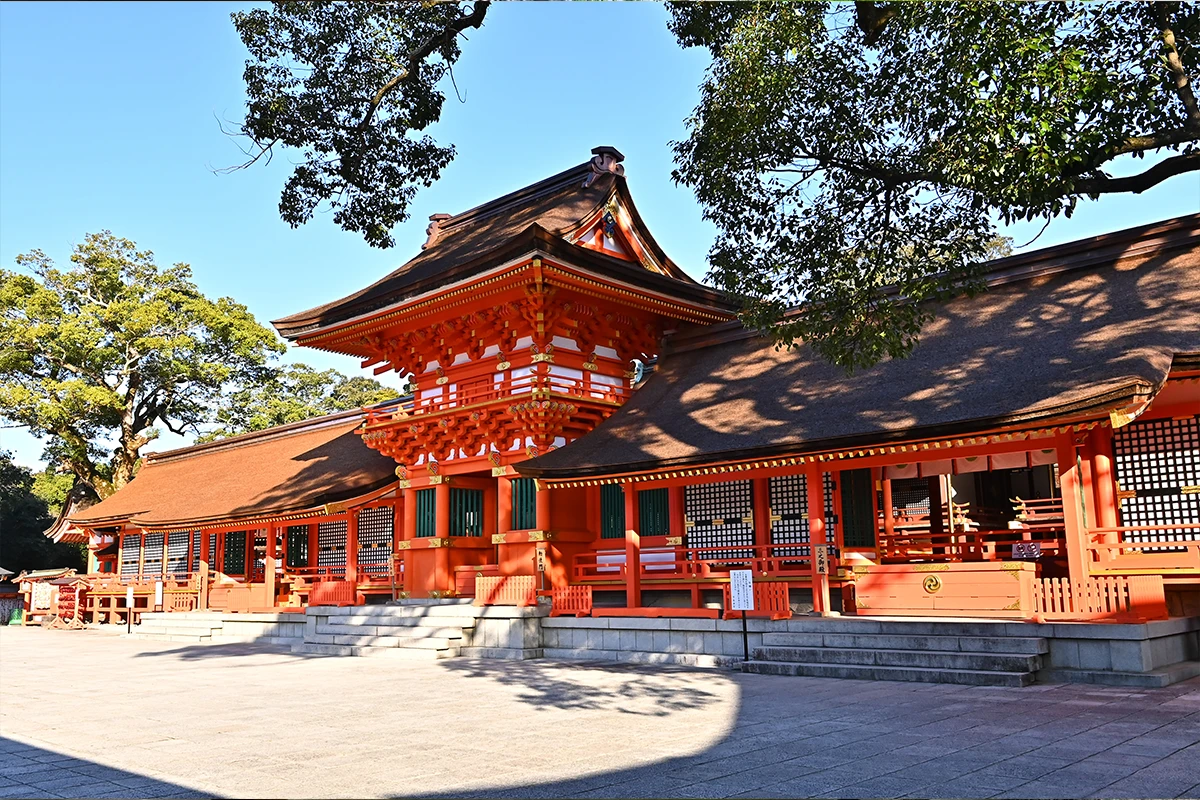 在擁有1300年歷史的宇佐神宮，由神職人員進行特別導覽。